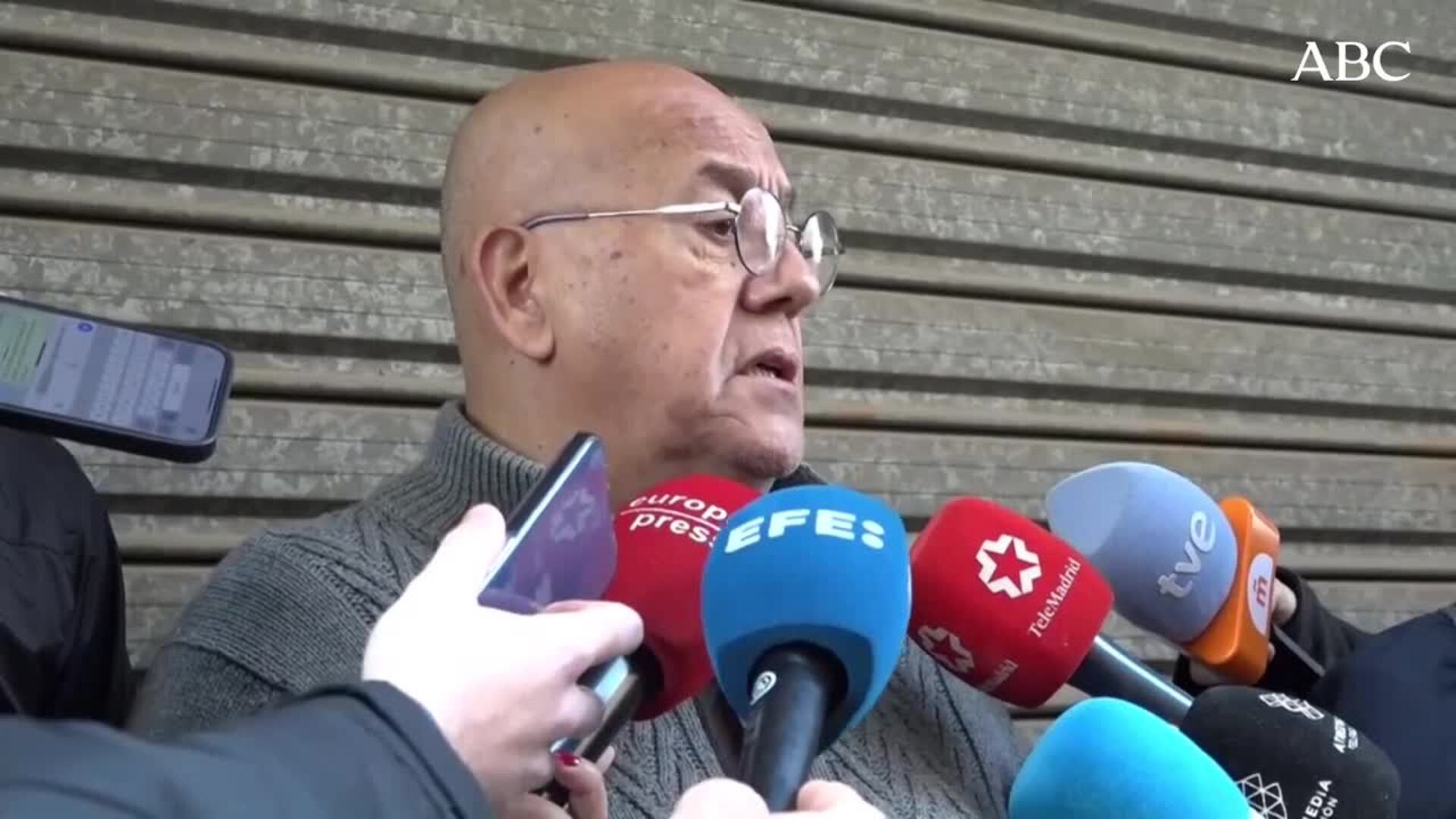 Un hombre mata a su mujer y a sus dos hijos de ocho años y se suicida ...
